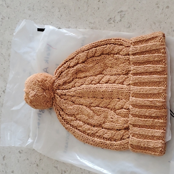 32. NWT Spell Yellowstone Knit pom pom beanie - Picture 4 of 6
